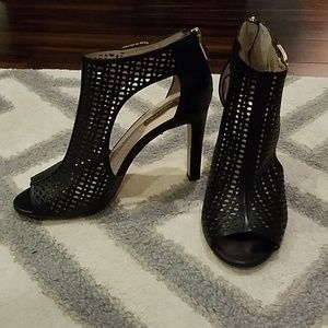 Louise et Cie  size 8.5 peep toe pumps
